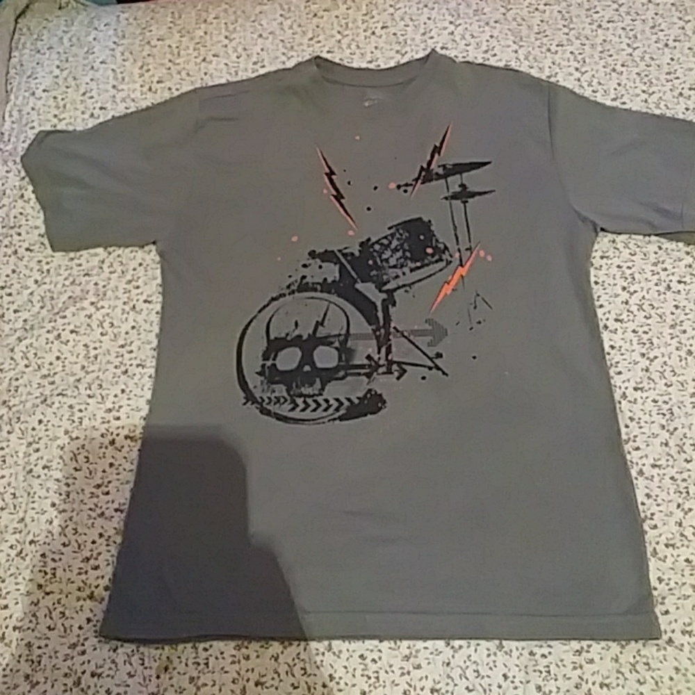 Graphic tee